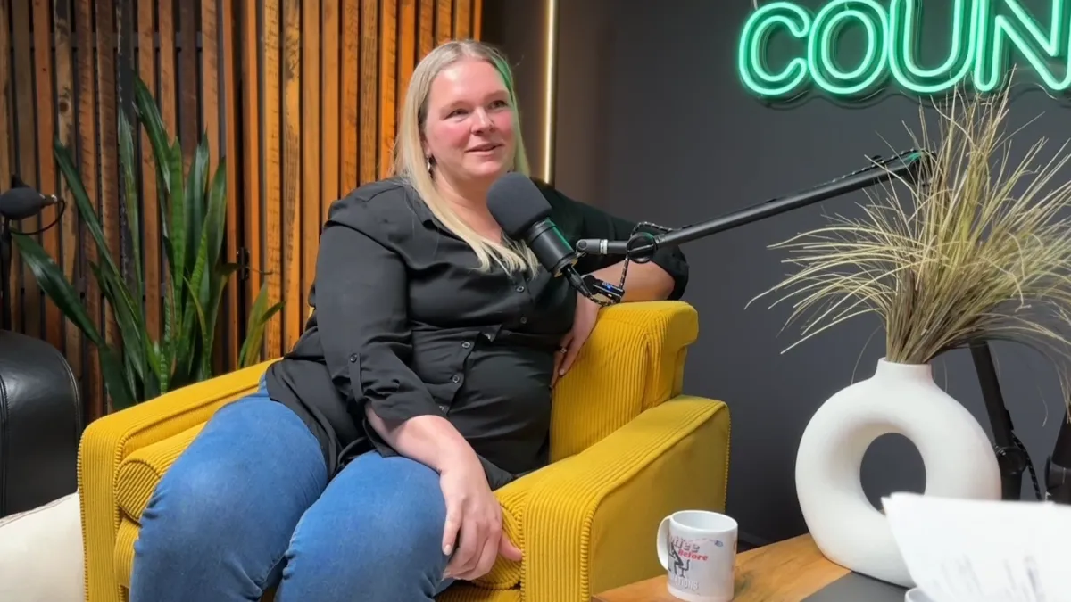 Mieke Sikking In Between The Vines