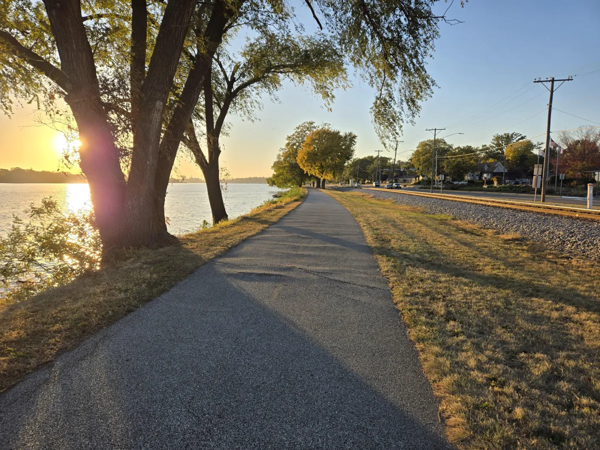 mississipi river trail in bettendorf Iowa