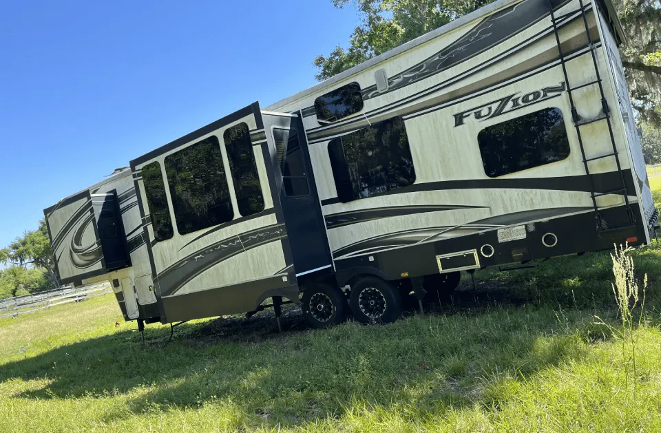 Mobile RV Detailing in Lakeland