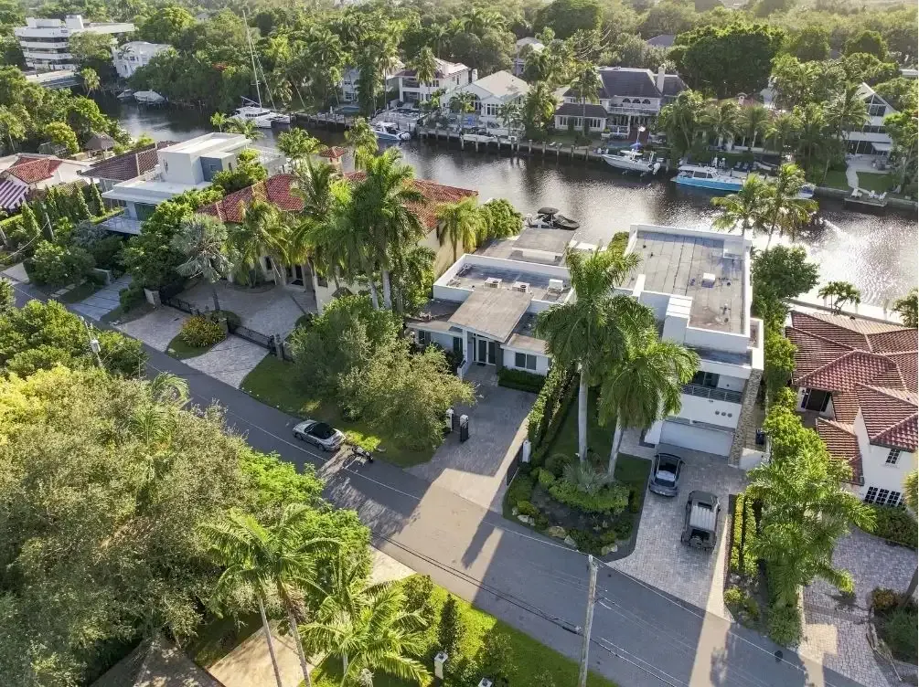Deep-water canal home with boat dockage in Fort Lauderdale