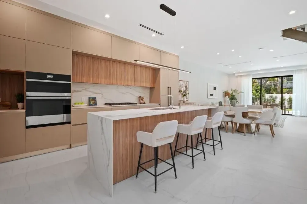 Contemporary kitchen in a Fort Lauderdale luxury listing