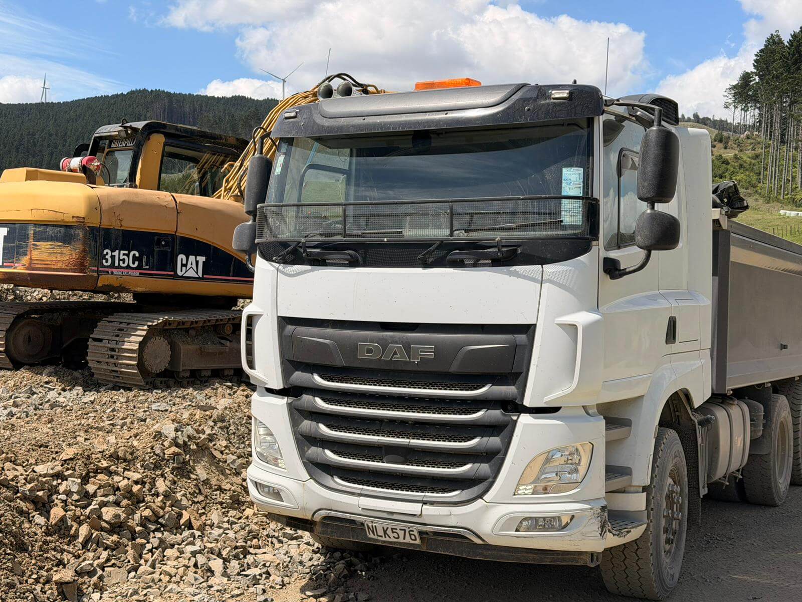 Contract haulage truck and machinery transport across New Zealand