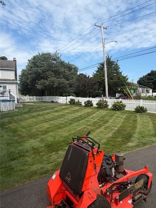 Lawn Care services in Bridgeport, CT by Time To Cut Landscaping