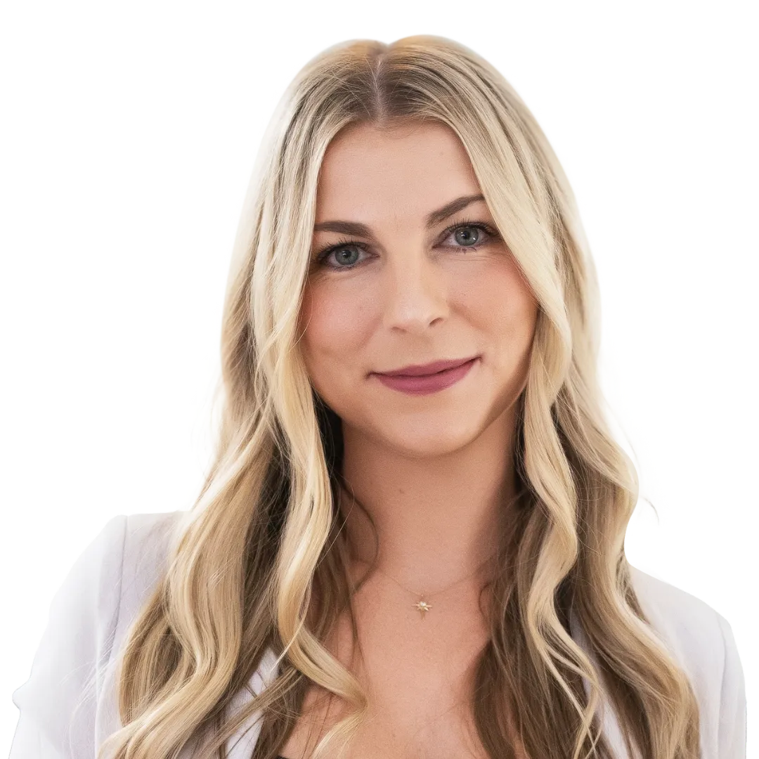 Portrait of Nina Becker, Managing Broker at MavRealty.