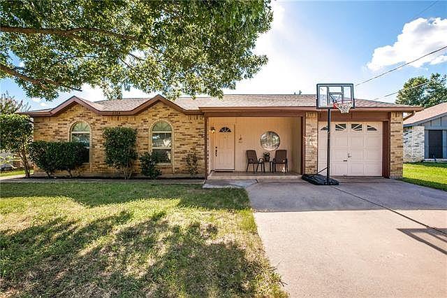 Boca Raton Concrete builds and installs pool deck.