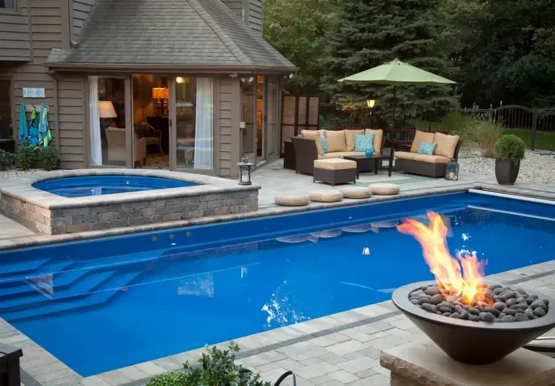 custom built swimming pools