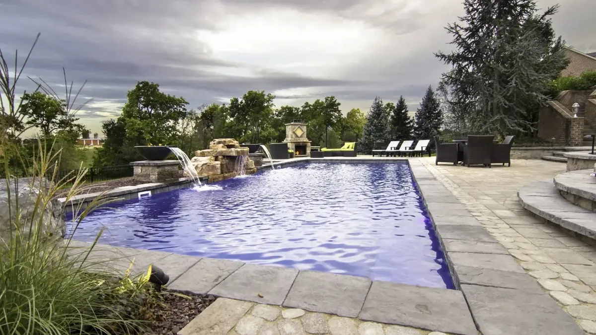 swimming pool builders near me