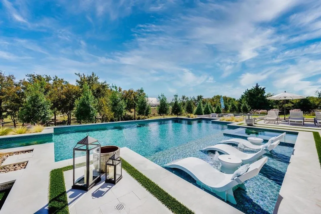 gunite pool