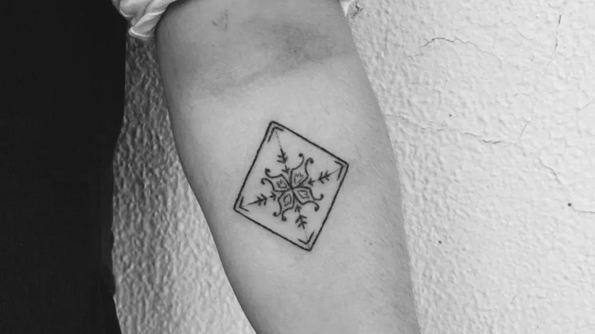 ruby-tuesday-ash-hand-poke-tattoo-process-bude