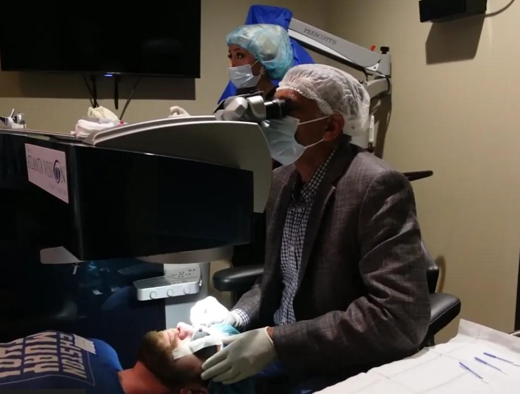 Dr. Ashraf performing LASIK procedure