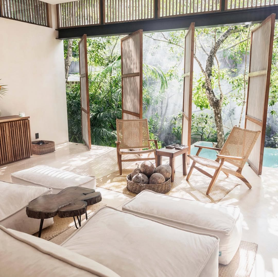 Jungle architecture and retreat