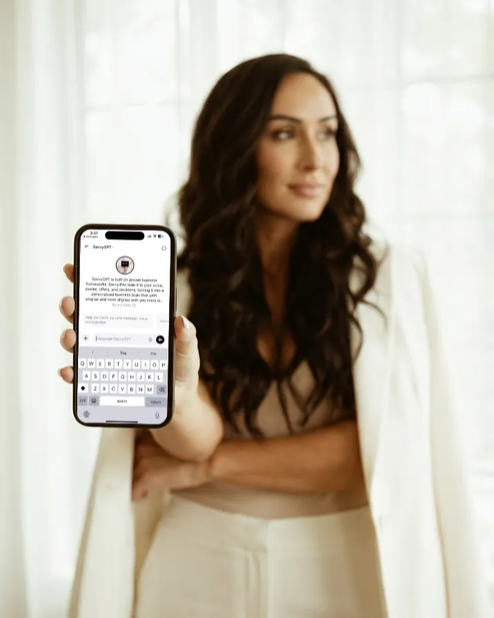 SavvyGPT AI strategist tool for social sellers to write captions, handle objections, and draft emails