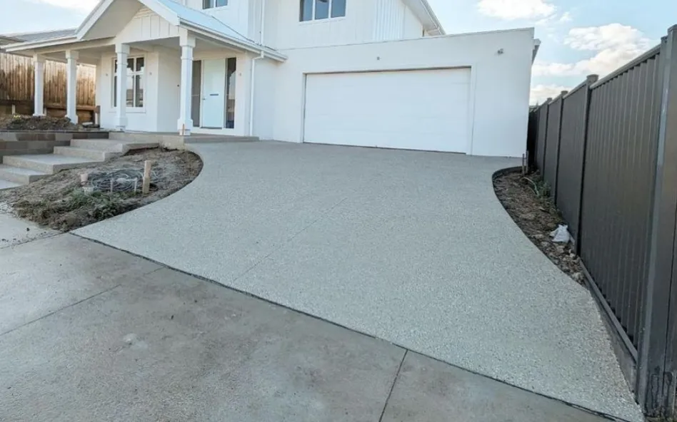 Melbourne Concrete builds and installs driveways.