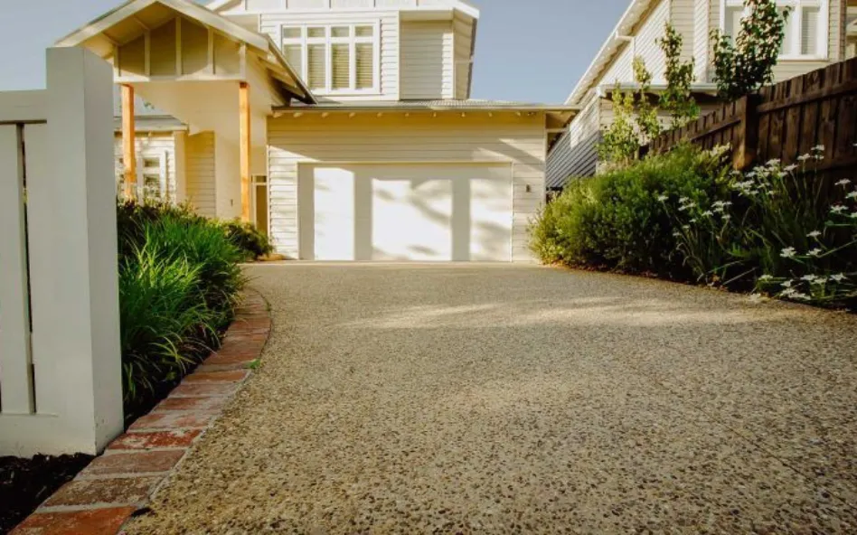 Melbourne Concrete builds and installs driveways.