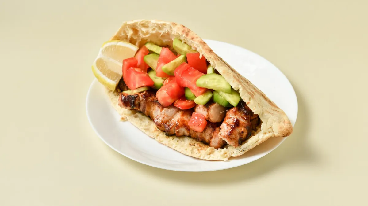 To Lazouroui souvlaki bar