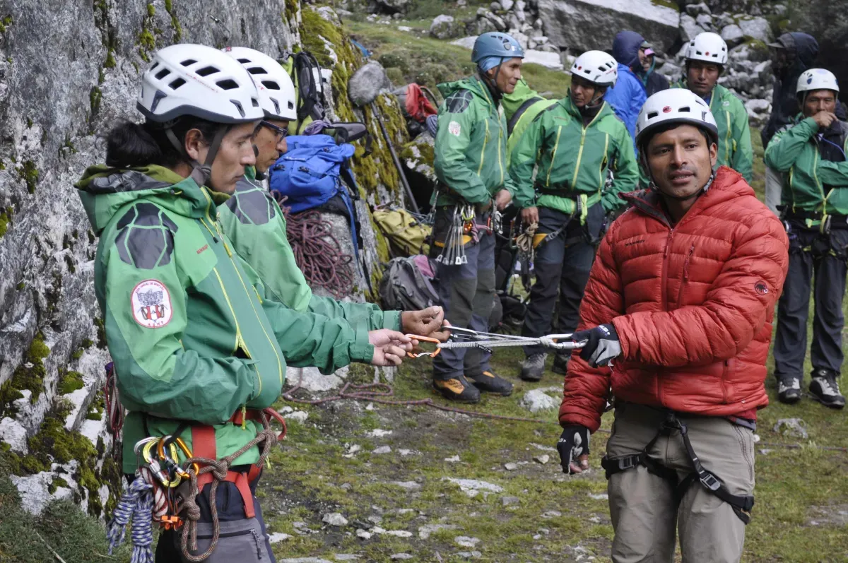 10 Days Ishinca Valley Expedition