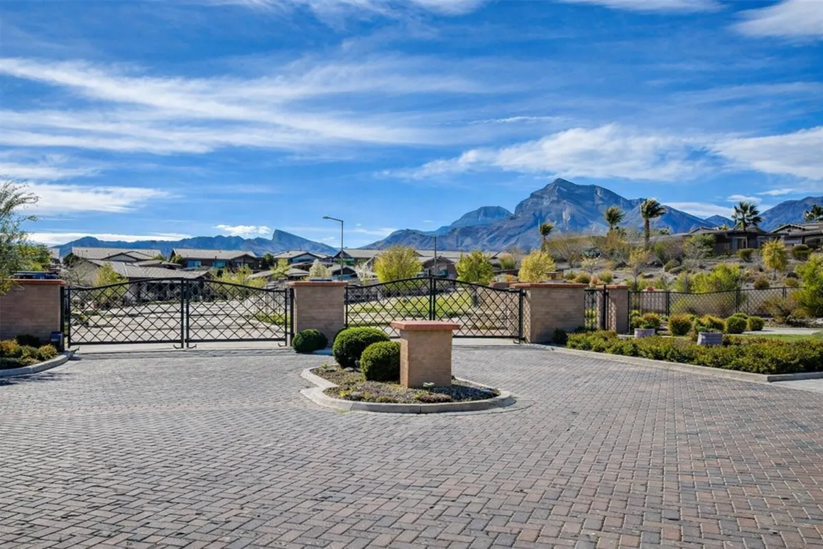 Los Altos at The Paseos Summerlin: Toll Brothers Single-Story Luxury Estates