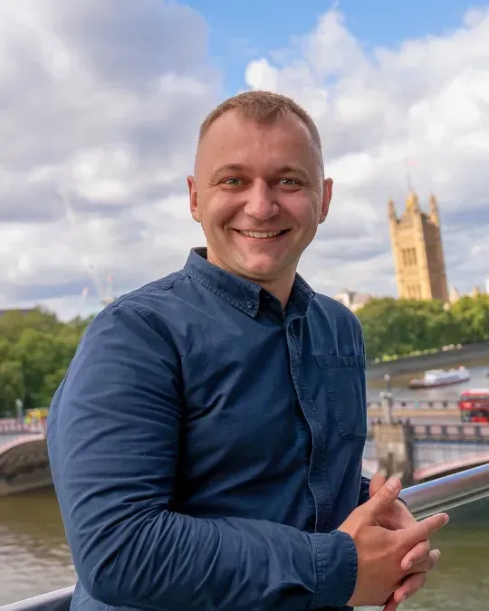 Viktor Polyakov, founder of Filmorite, with cinema camera equipment and content distribution across Instagram, TikTok and YouTube