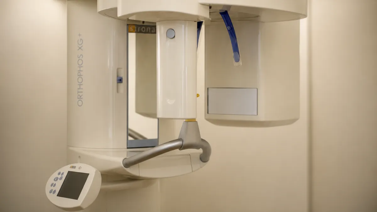 Digitales Roentgengeraet fuer strahlungsarme Zahndiagnostik