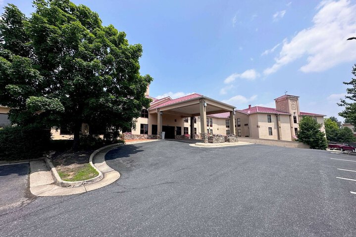 Waynesboro Concrete builds and installs Driveway