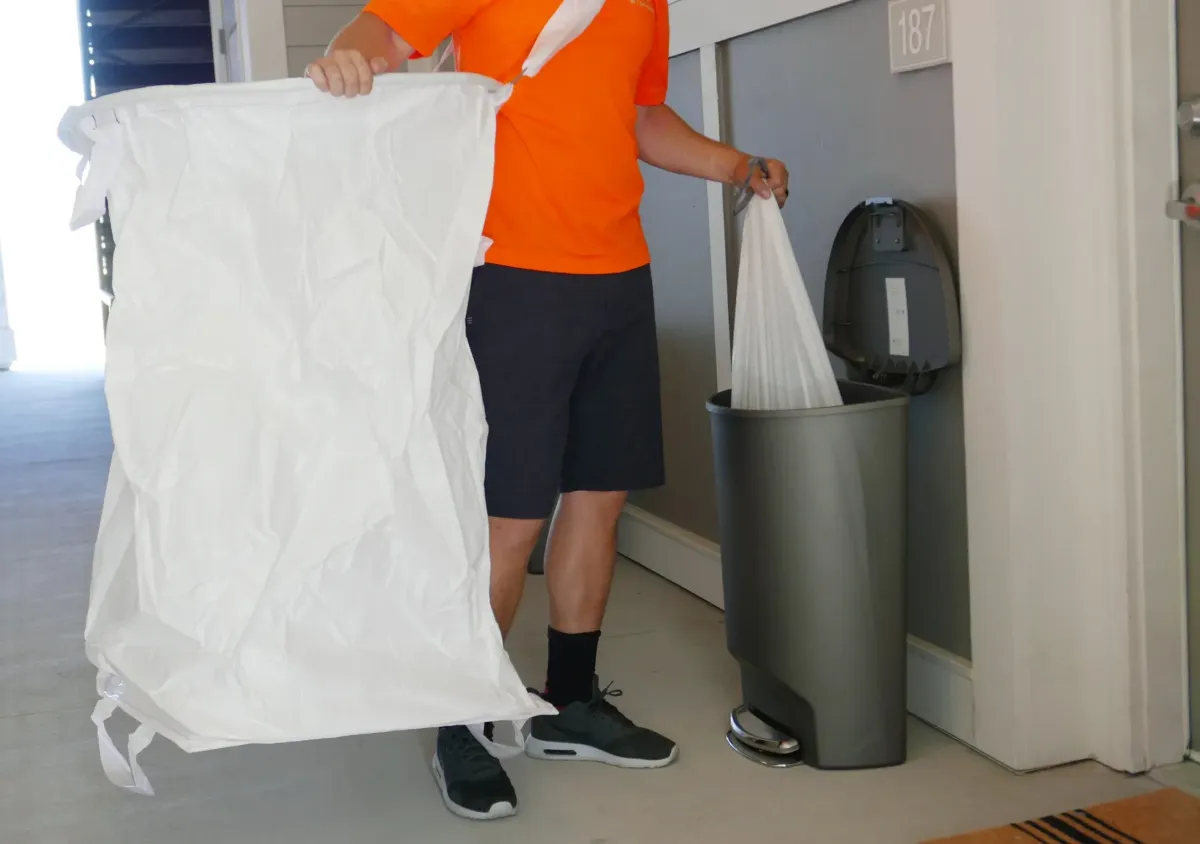 {{ custom_values.service_1 }} in {{custom_values.biz_area_1})