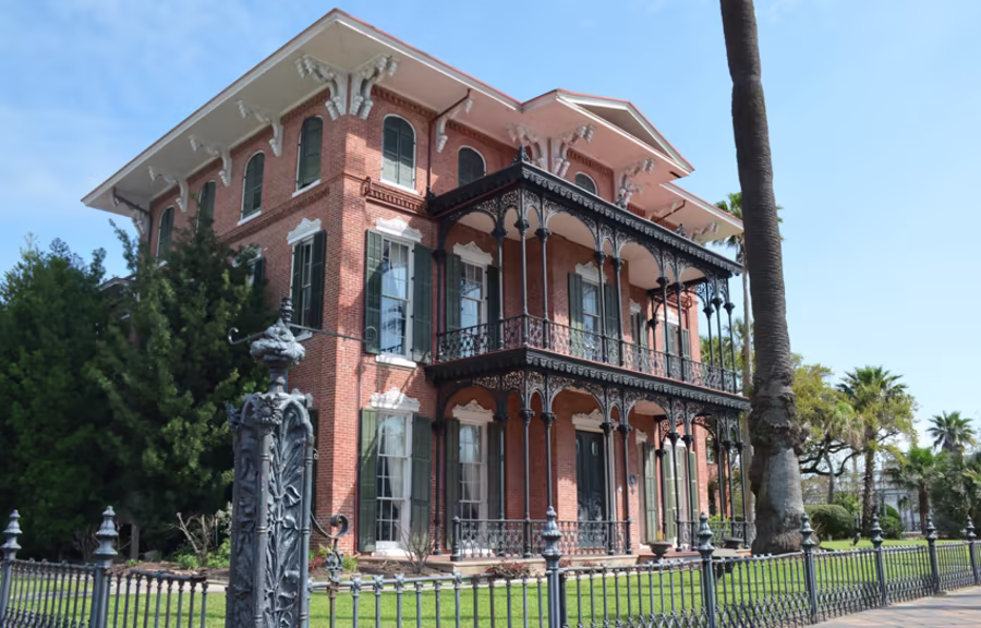 Historic Homes on Broadway