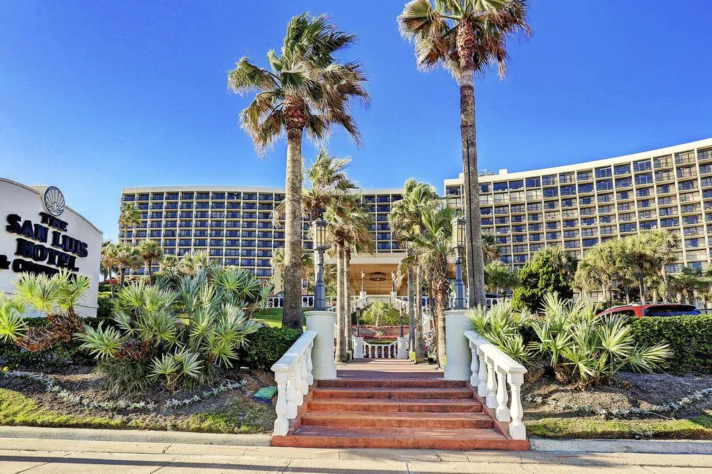 San Luis Resort