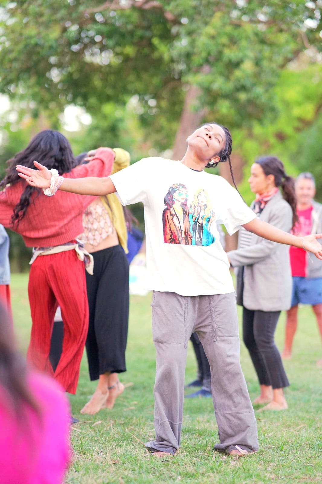 selective focus photography of white petaled flowers during daytime