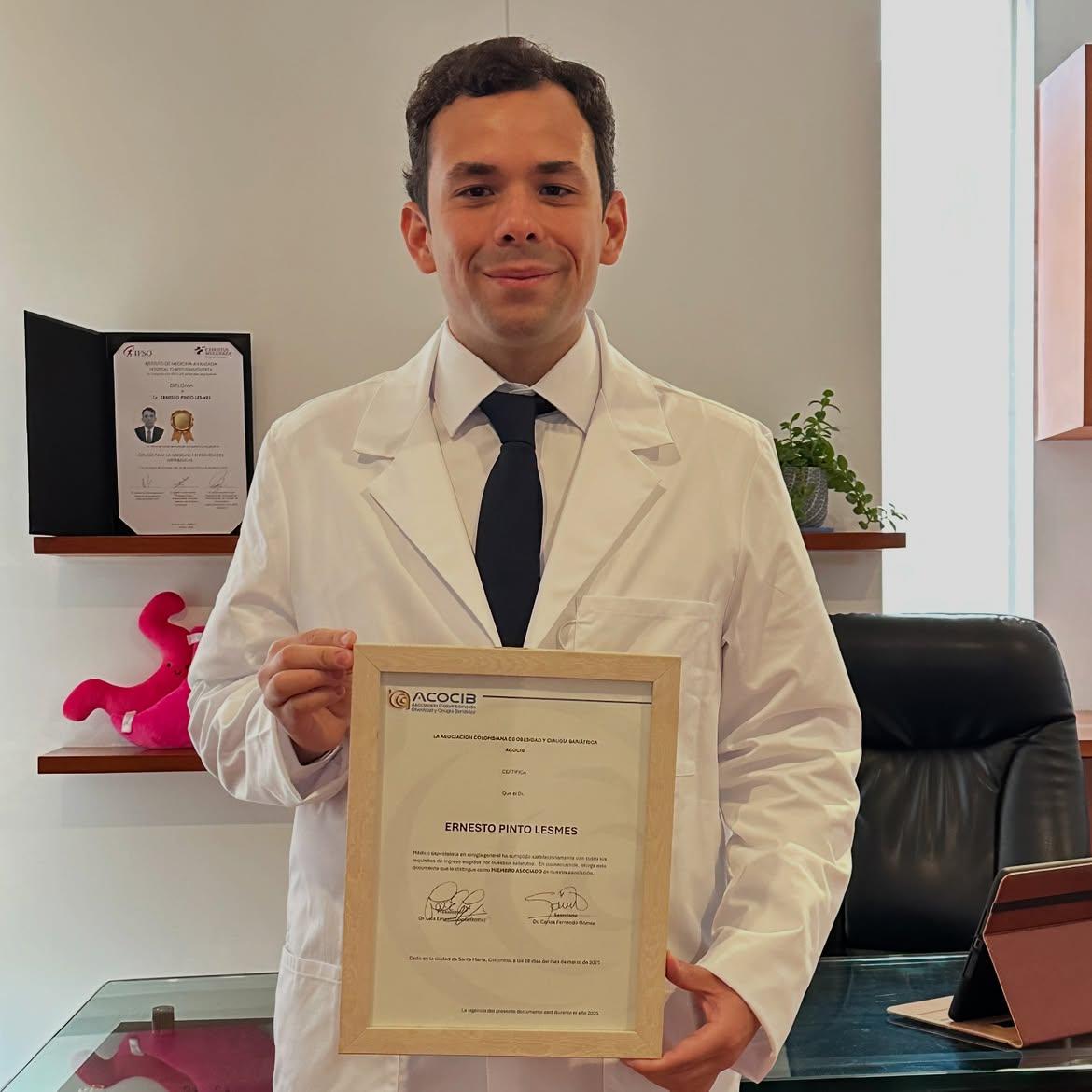 Dr. Alejandro Arosemena, cirujano plástico en Panamá