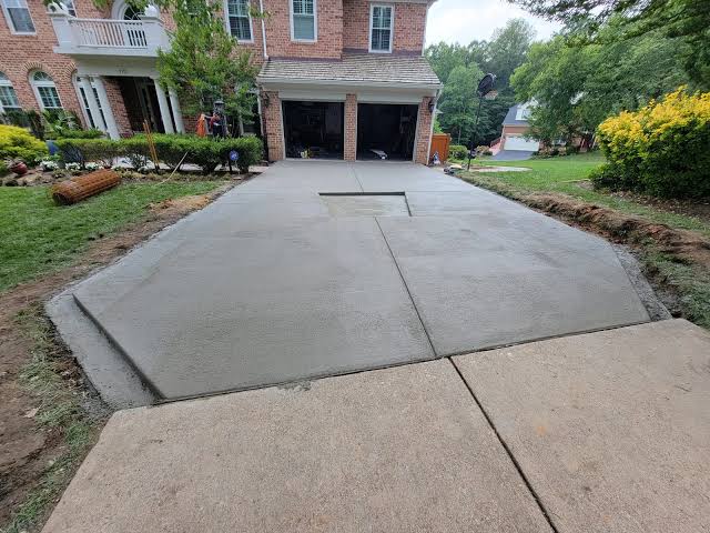 Alabaster Concrete builds and installs driveways.
