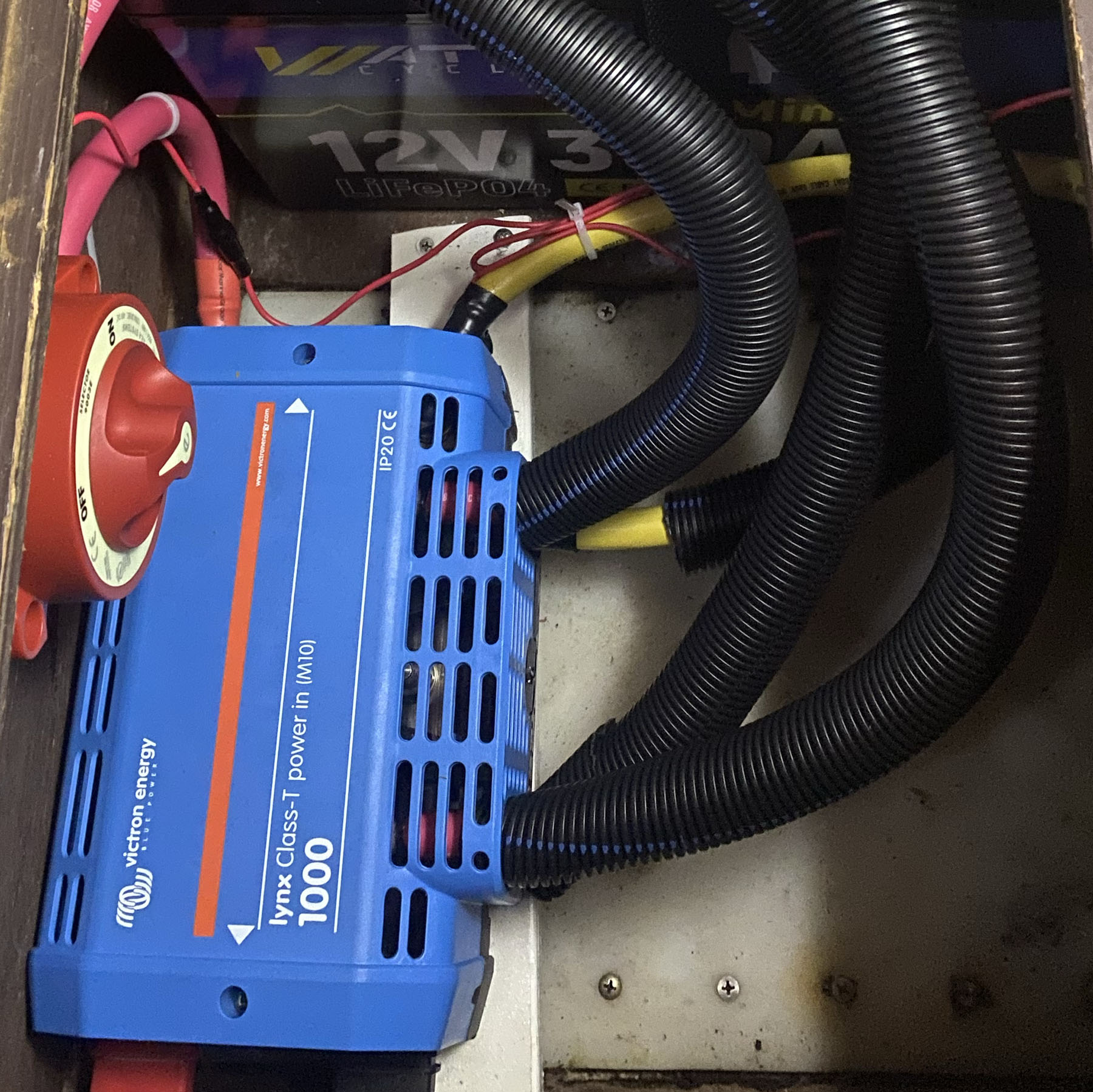 {{ custom_values.service_1 }} in {{custom_values.biz_area_1})