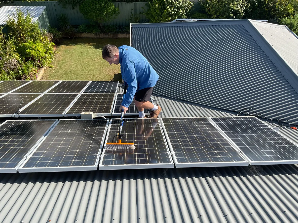 solar panel cleaning busselton