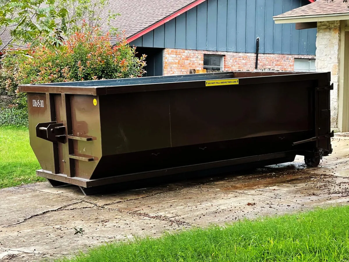 Plano Dumpster Rental delivers dumpsters for residential construction.
