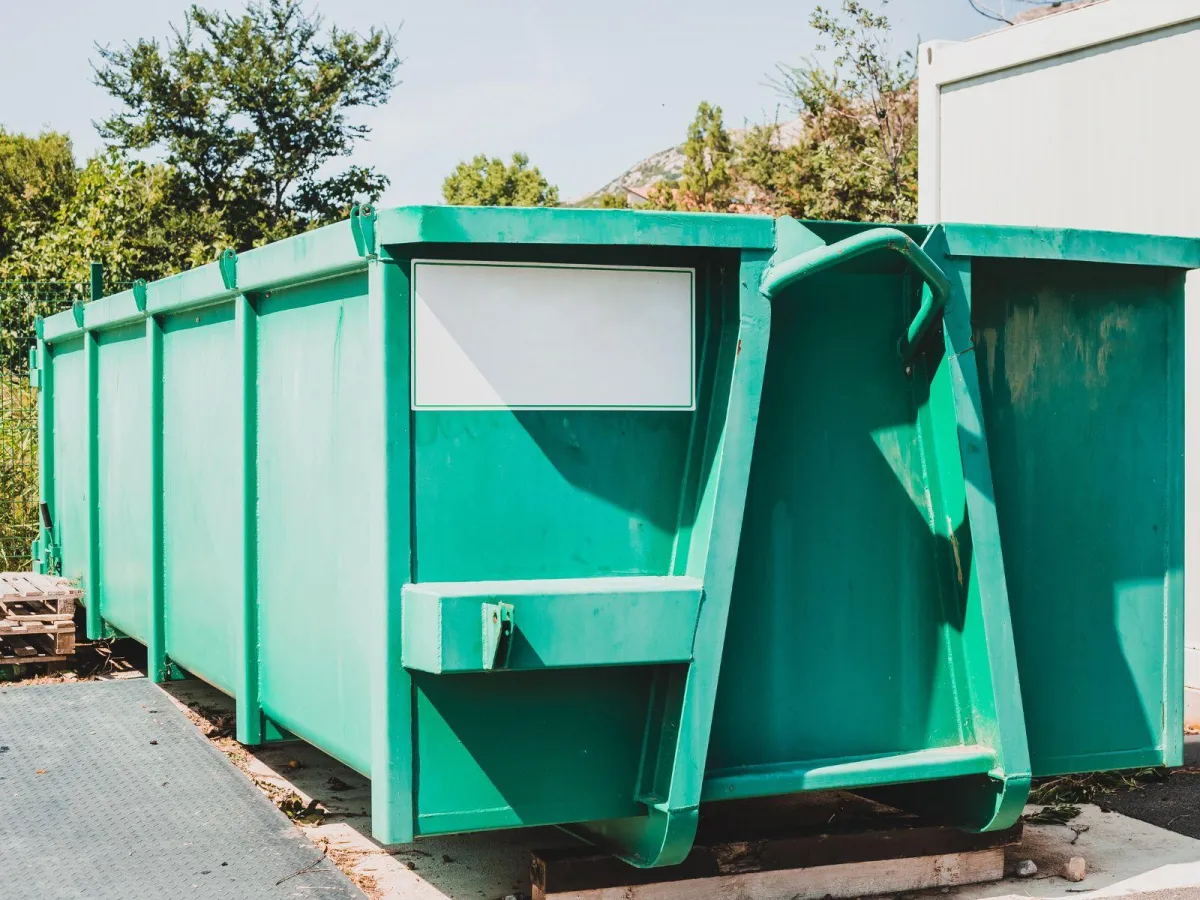 Mesquite Dumpster Rental delivers dumpsters for residential construction.