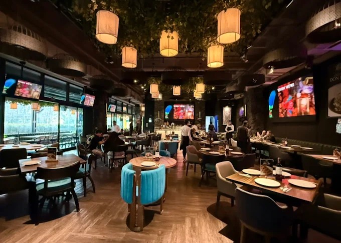 Interior del restaurante Santana Santa Fe