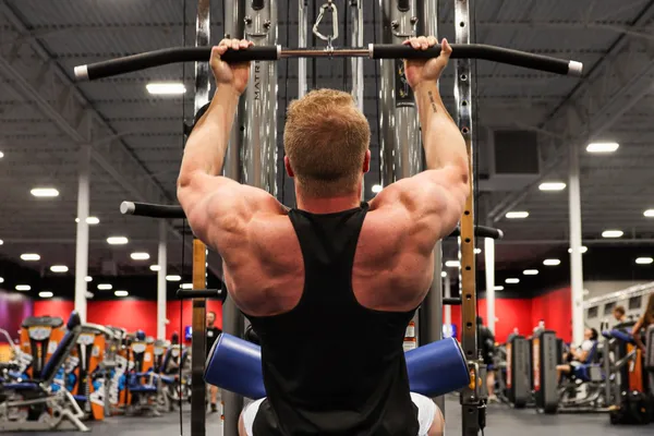 Sports chiropractor in Burnsville & Richfield MN helping athletes improve performance, recover from injuries, and achieve back pain relief near Lakeville & Apple Valley