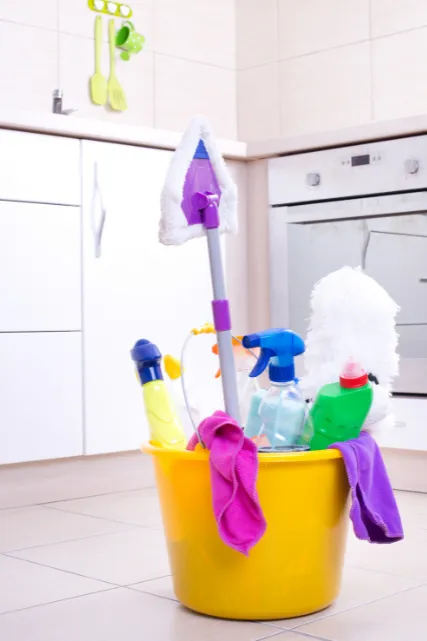 خدم بالساعة