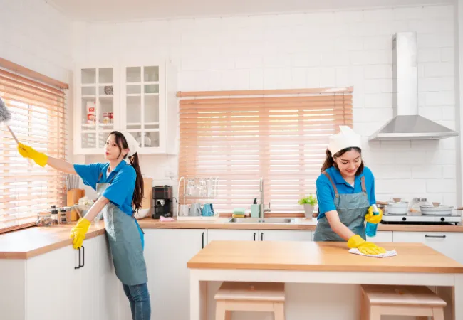 خدم بالساعات