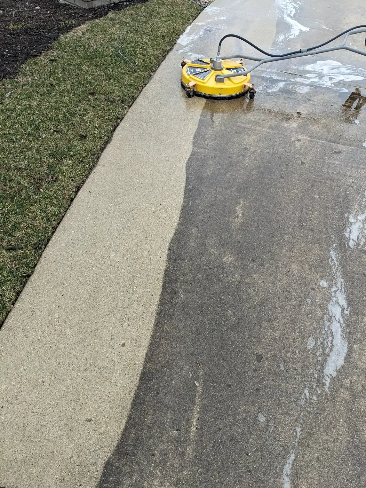 professional driveway pressure washing results