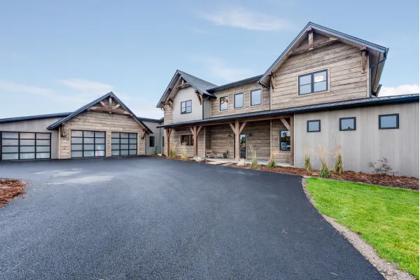 Kalamazoo Residential and Commercial Pressure Washing Blue Wheel Pressure Washing Driveway Cleaning