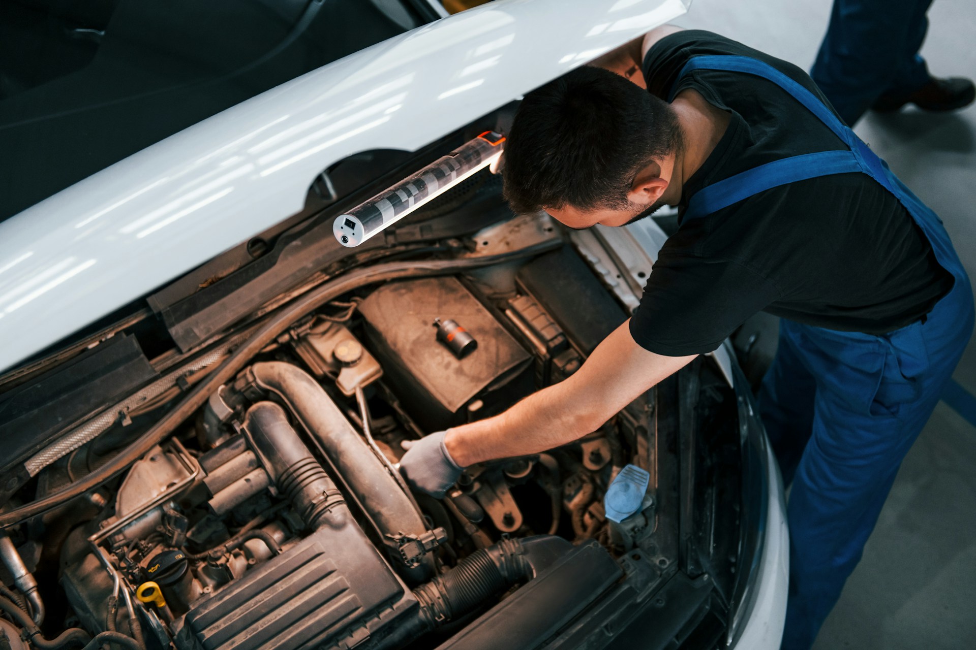 Waiting for Emergency Car Repairs in Glasgow: Stay Safe and Prevent Damage