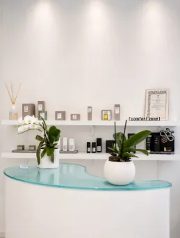 Cabina trattamenti viso esclusiva con atmosfera serena ed elegante a Stresa