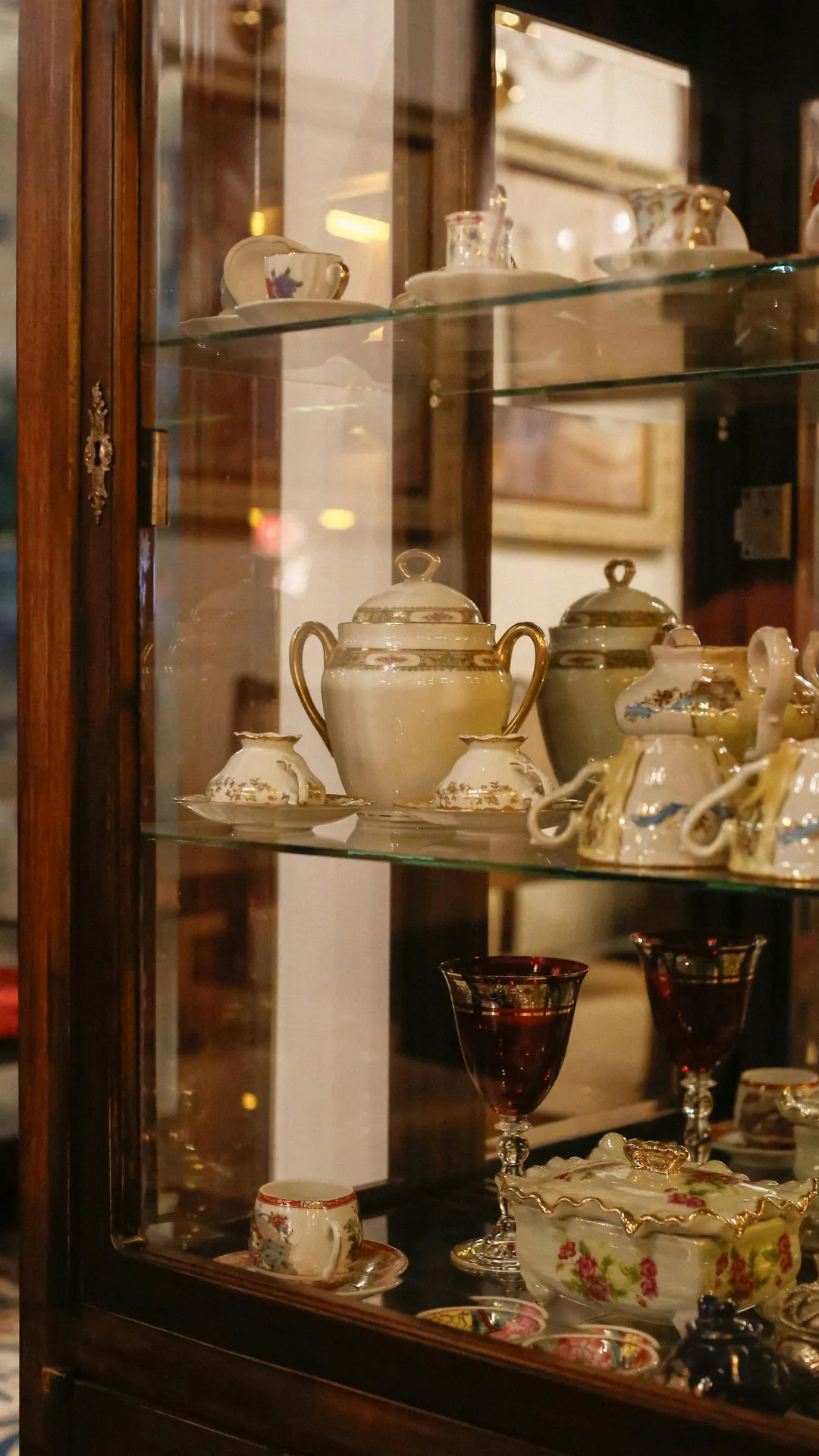 Estate sale services in Oklahoma County by Fox & Finch, offering expert staging, online auctions, cleanup, and client support from start to finish