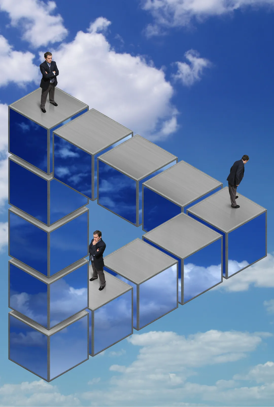 Personas subiendo estructuras abstractas en el cielo, simbolizando crecimiento estratégico y mentalidad empresarial