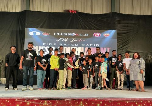 CHESS KLUB Ananthnagar Reieving the 2nd Best Chess Academy Award