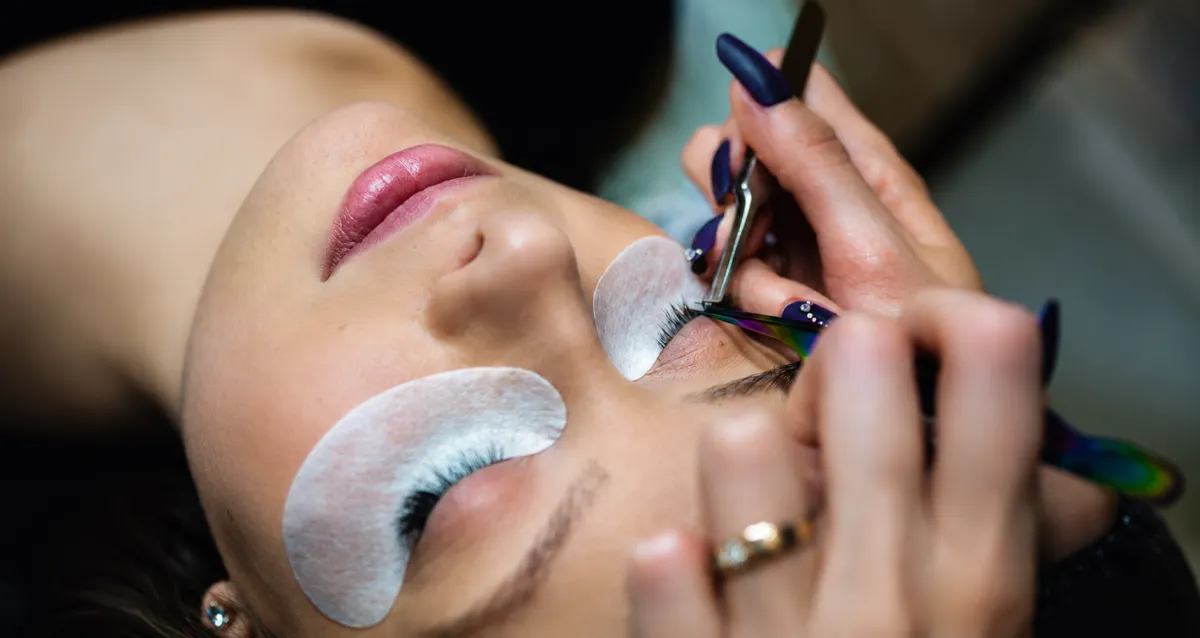 EyEnvy luxury beauty studio interior in Londonderry, NH — permanent makeup, brows, lashes, and facial treatment services