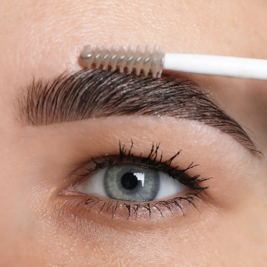 Why Choose EyEnvy for Brow Tinting?