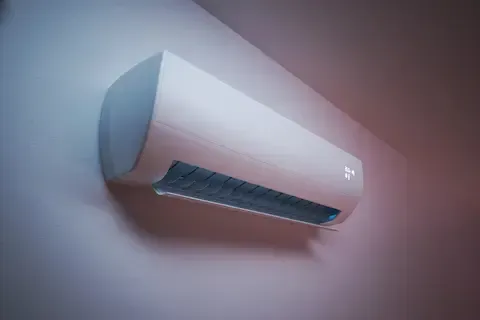 Wall-mounted ductless mini split air conditioner installed by Woodburn HVAC