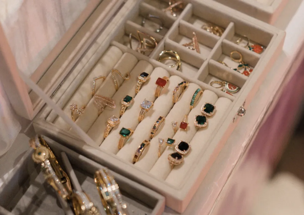 Inherited Jewelry? 7 Things to Do Before You Sell It
