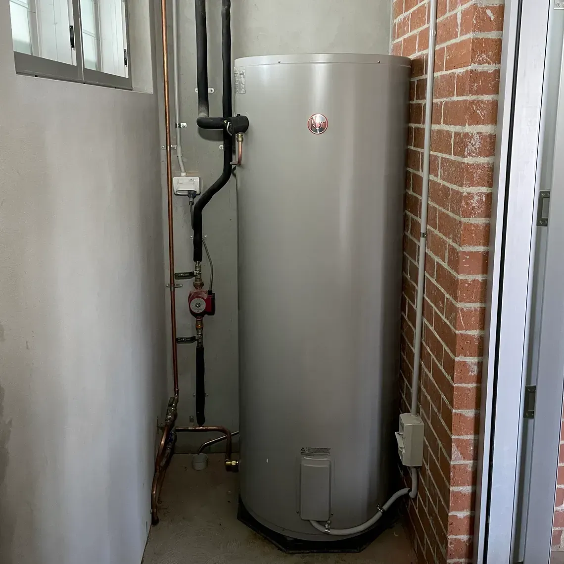 Hot water heater installation, repairs, flush and adjustments, reliable hot water 